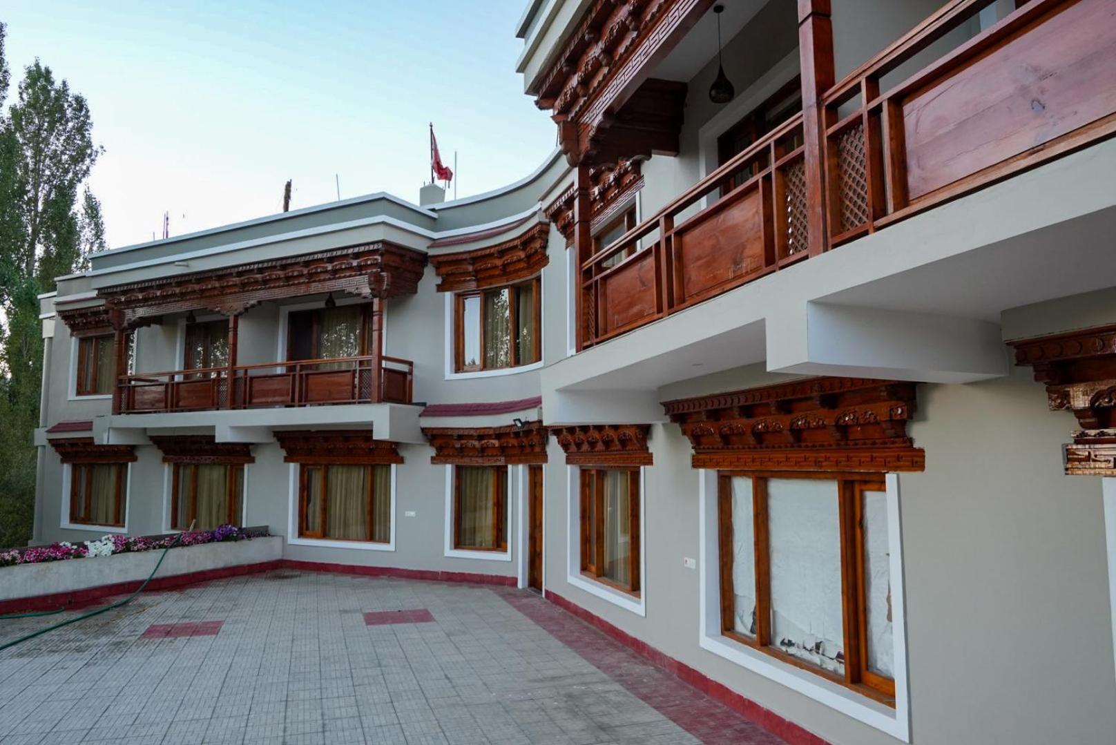 Hotel Karma Residency Leh Dış mekan fotoğraf